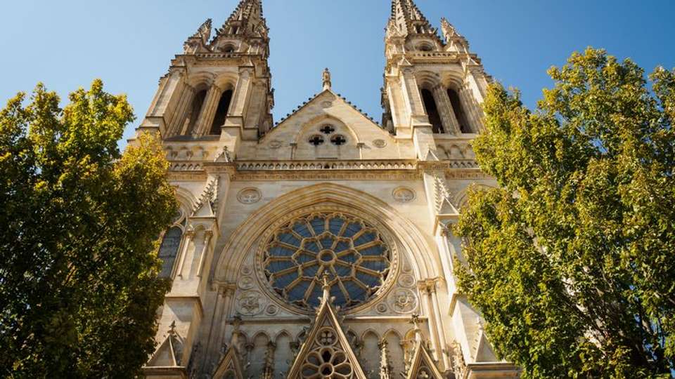 Cruise through the Aquitaine Region from Bordeaux to Royan, along the Gironde Estuary and the Garonne and Dordogne Rivers (port-to-port cruise) - Tweet World Travel - France - Image 5