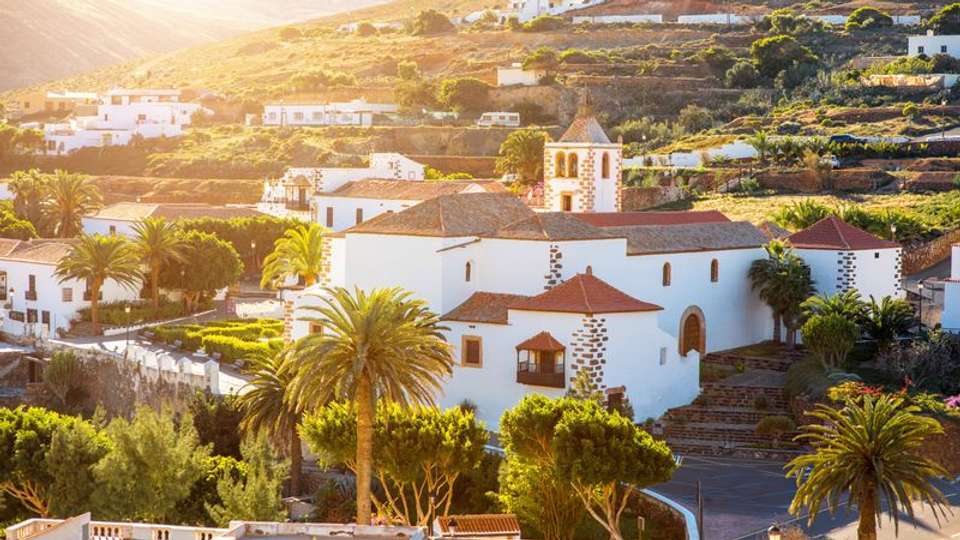 Cruise through the Canary Island Archipelago, eternal Springtime - Tweet World Travel - Spain - Image 2