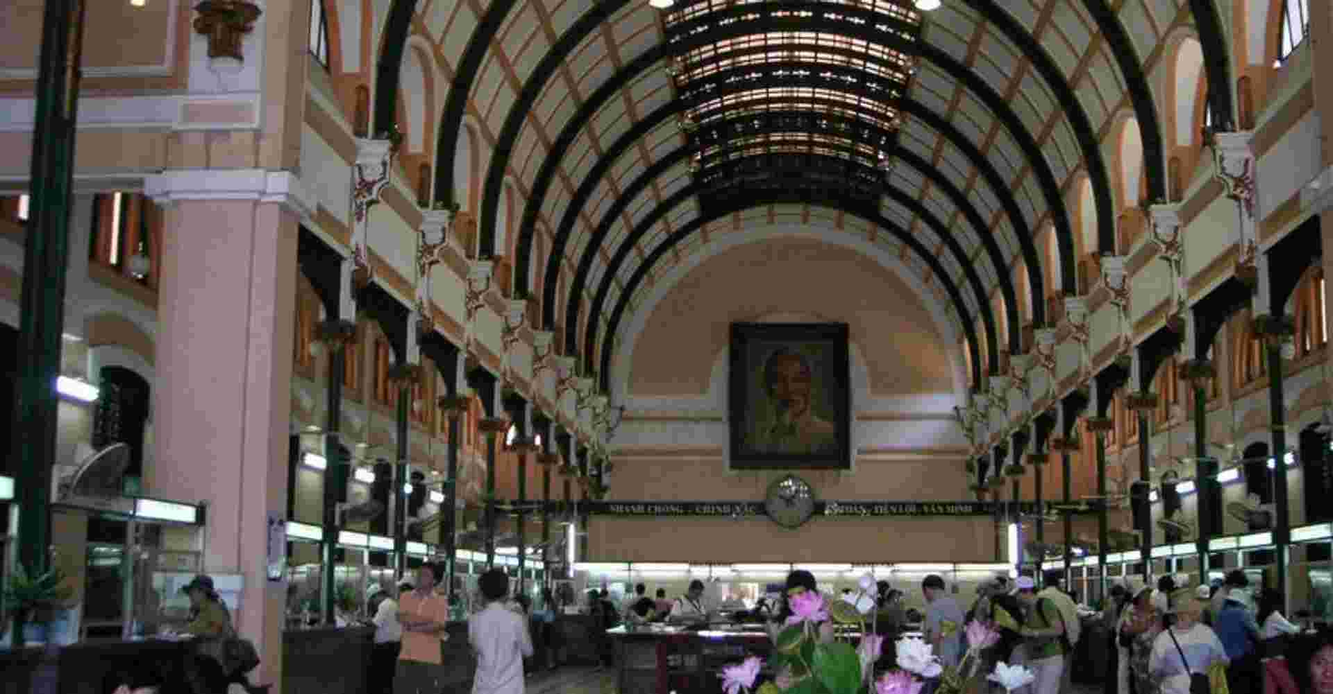 Cu chi Tunnels and Ho Chi Minh City tour full day 