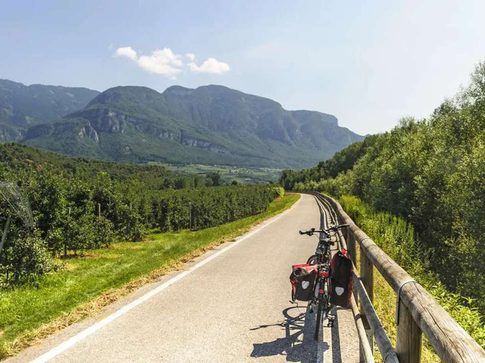 Cycle Dolomites, Lake Garda and Verona - undefined - Image 10