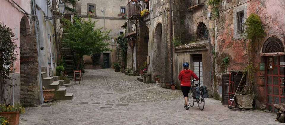 Cycle the Via Francigena - Siena to Rome - Utracks - Italy - Image 2