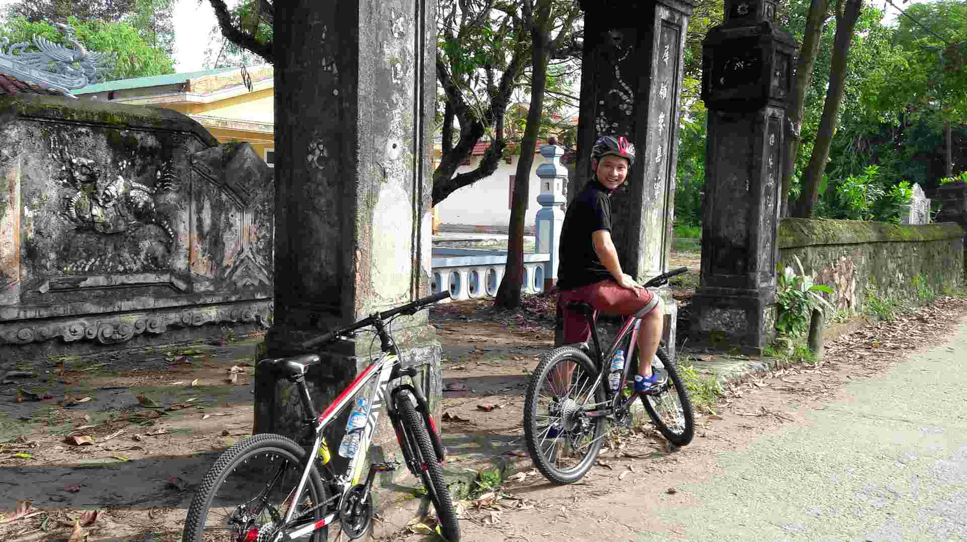 Cycle up Nhu Y River