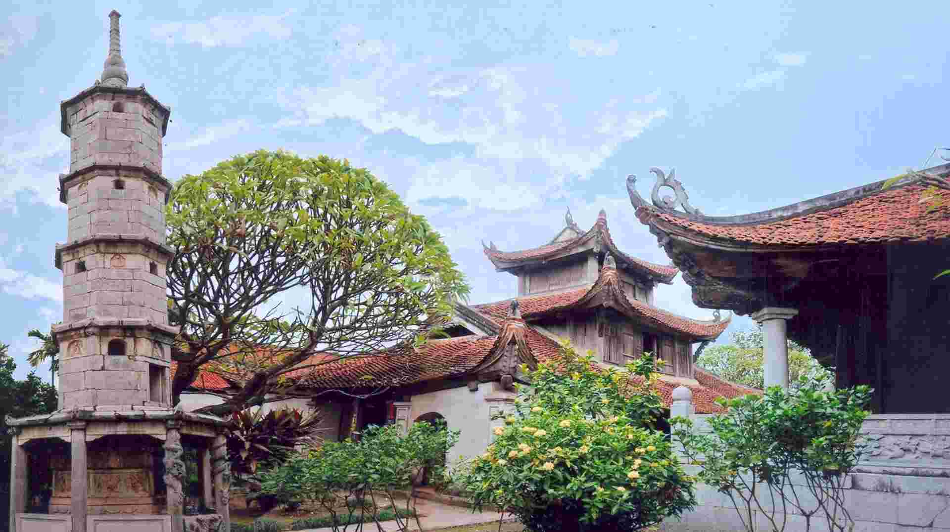 Cycling to But Thap and Dong Ho Village