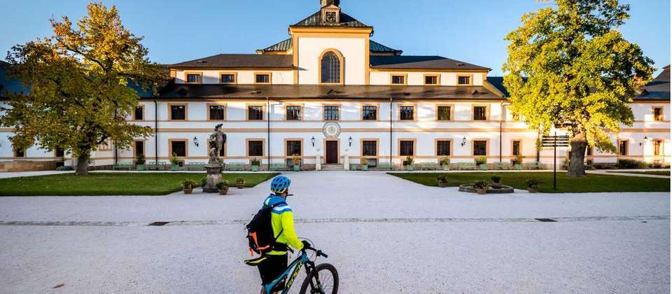 Czech Castles Cycle - Utracks - Czech Republic - Image 5