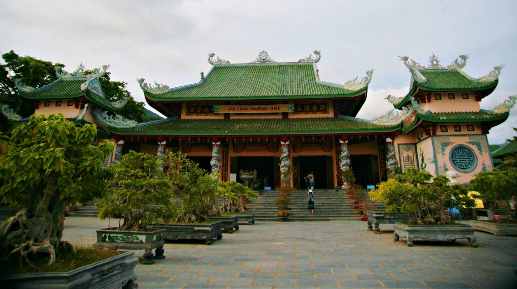 Image 1 of 7