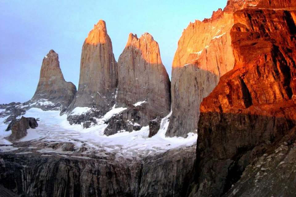 Day Tour to Torres Del Paine National Park from El Calafate - Tangol Tours - Chile - Image 2