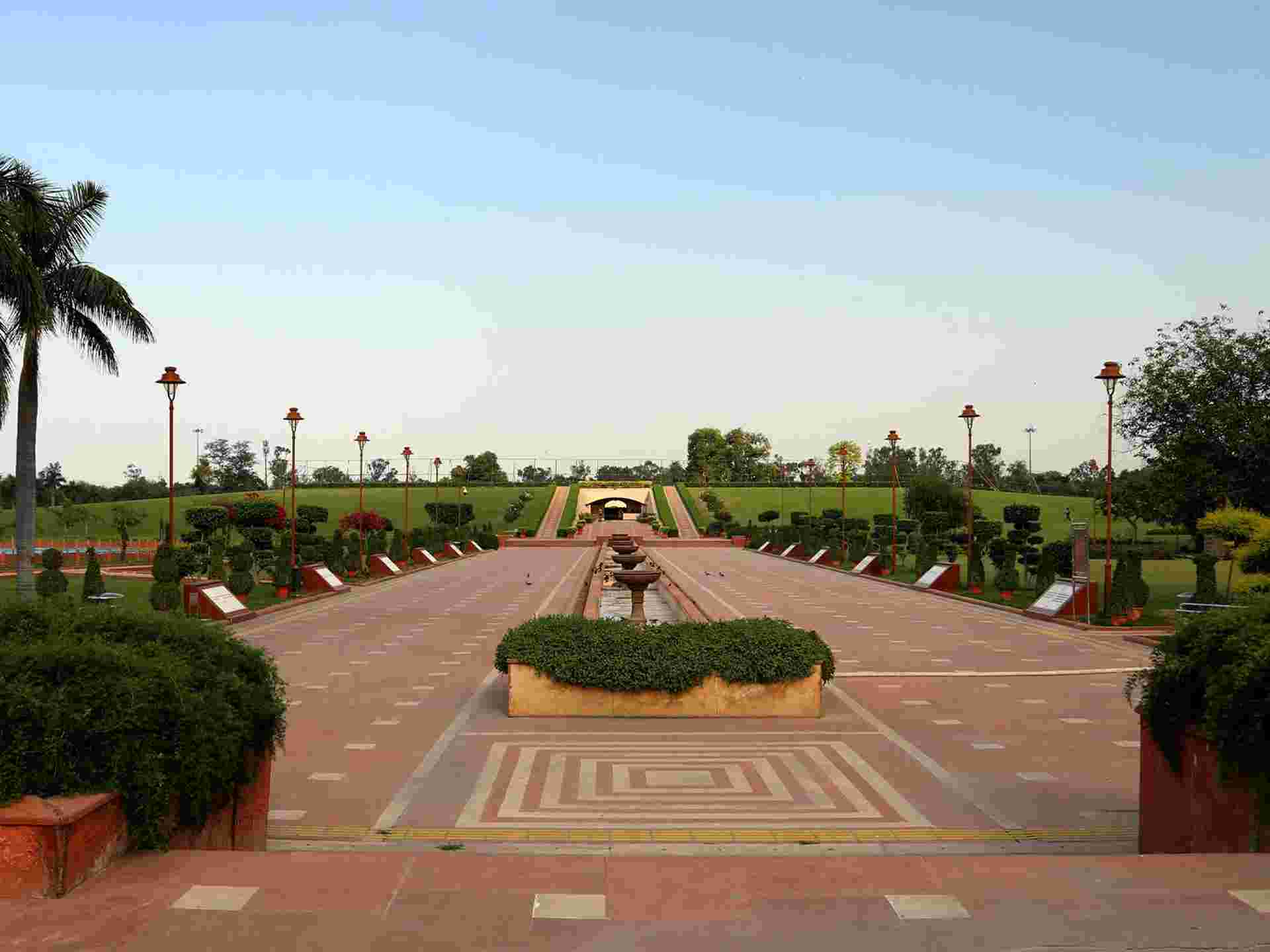 Delhi, Taj & Kochi - 24 days