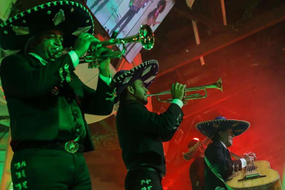 Dinner & Show at Rafain Cataratas in Iguazu - Tangol Tours - Brazil - Image 4