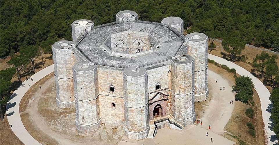 Discover Castel del Monte (UNESCO) - 2 Hour Guided Tour - Associazione Culturale "le Terre Di Federico" - Italy - Image 2