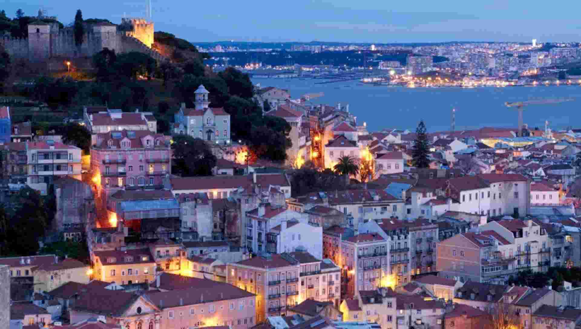 Discover Lisbon, Porto and the Douro Valley (port-to-port cruise)