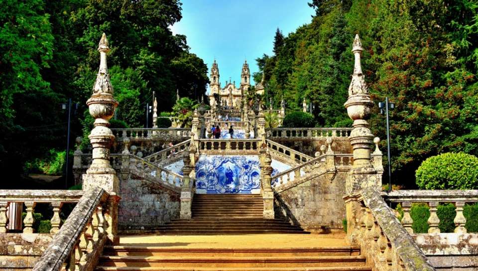 Discover Lisbon, Porto and the Douro Valley (port-to-port cruise) - Croisieurope - Portugal - Image 4