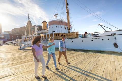 Canada City Sightseeing Tour: Discover Nova Scotia