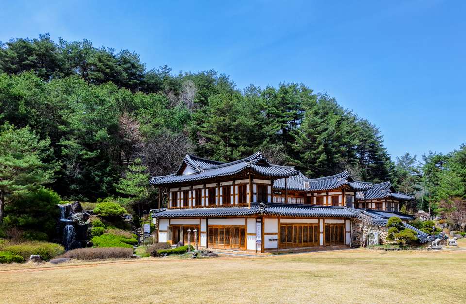 Discover South Korea - Exodus Adventure Travels - South Korea - Image 2