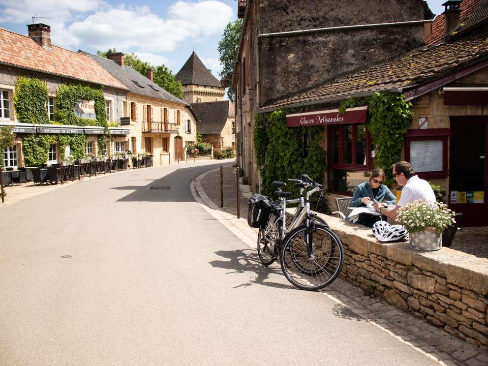 Dordogne Valleys and Villages Cycling - Exodus Adventure Travels - France - Image 9
