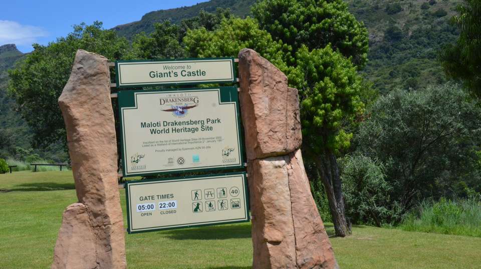 Drakensberg Giant Castle  & Mandela Capture Site Tour  - Zulu Safaris - South Africa - Image 2