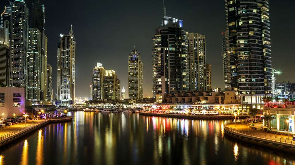 Dubai Marina Dinner Cruise - Daytur Dubai - UAE - Image 2