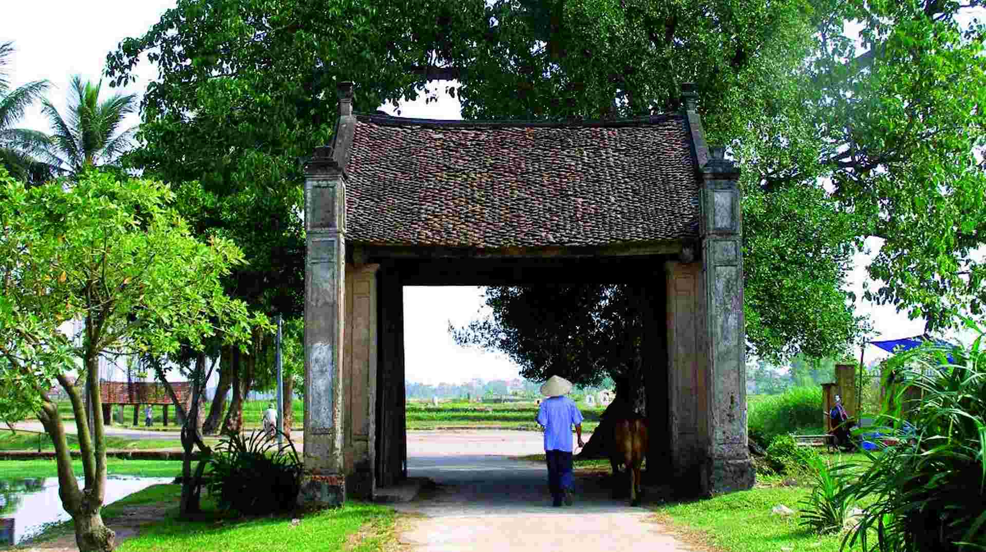 Duong Lam Ancient Village Full Day Tour
