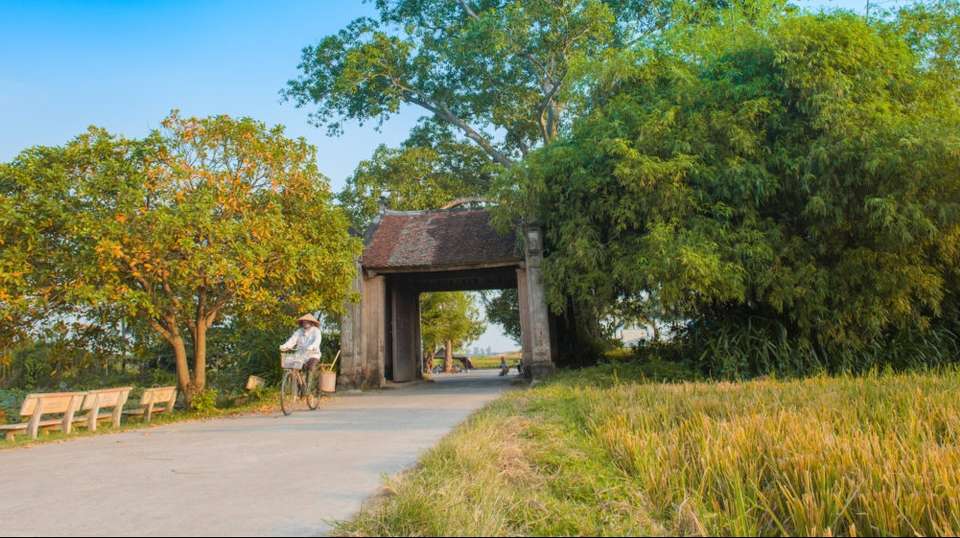 Duong Lam Ancient Village Tour full Day - Legend Travel Group - Vietnam - Image 2