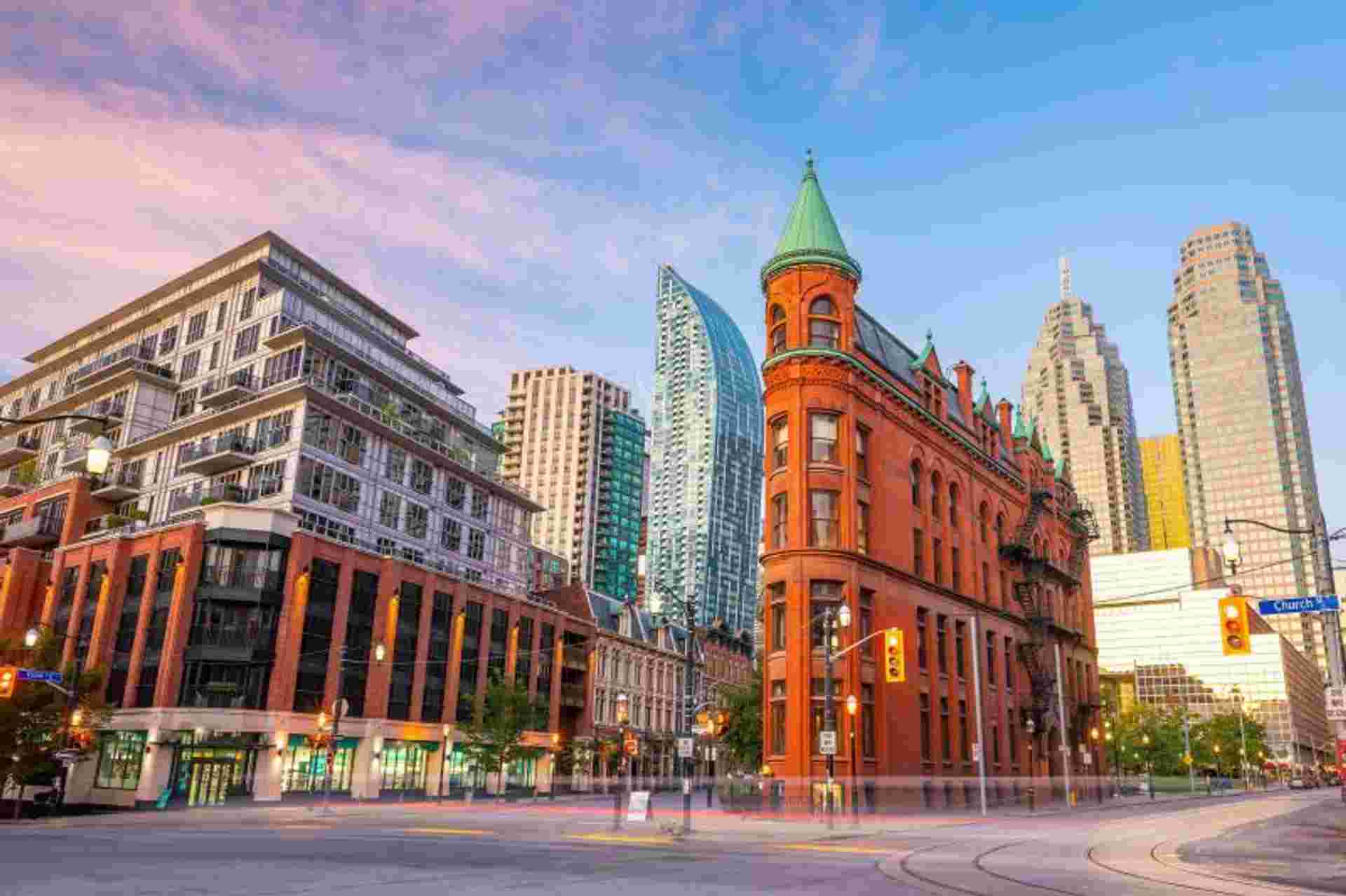 Eastern Explorer Mini Tour: Toronto Departure