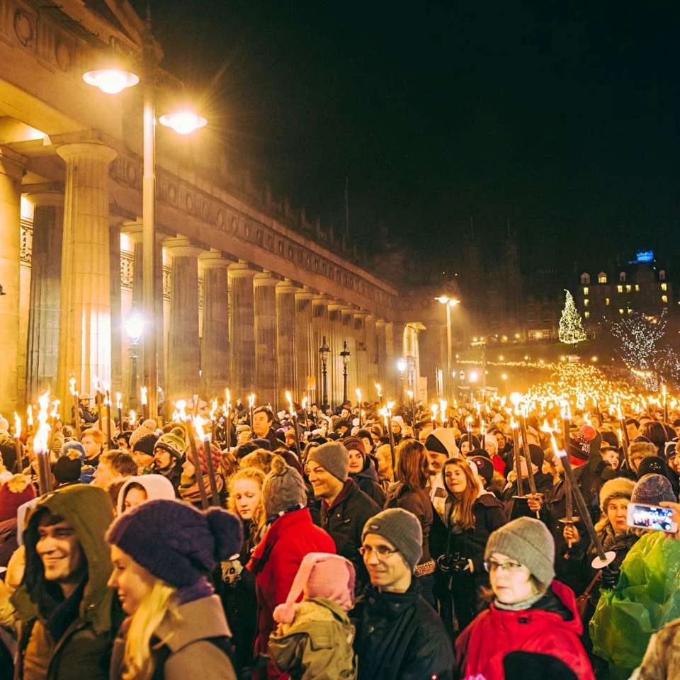 Edinburgh for Hogmanay (NYE) - Contiki - Scotland - Image 3