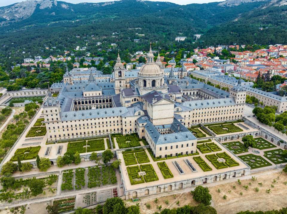 El Escorial & Valley Half-day Morning Tour From Madrid - Vpt Tours - Spain - Image 8