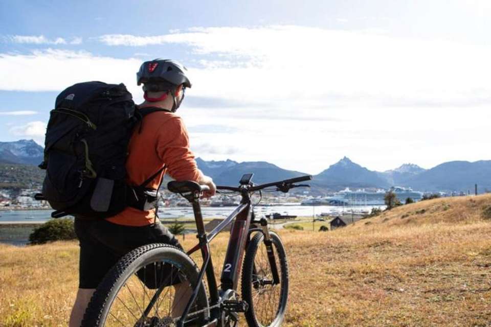 Electric Bike City Tour In Ushuaia - Tangol Tours - Argentina - Image 7