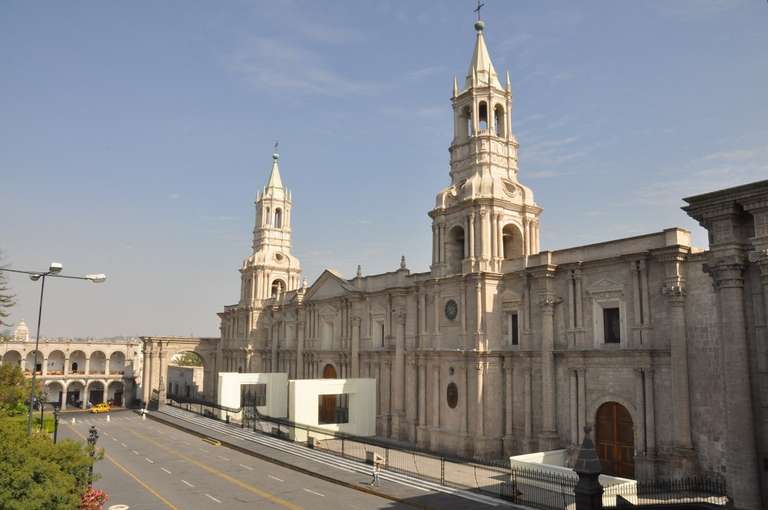 Lima Active and outdoor Tour: Enigmas Of The South