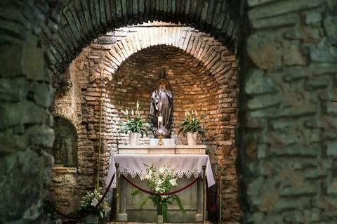 Kusadasi Explorer Tour: Ephesus And Virgin Mary's House Group Tour