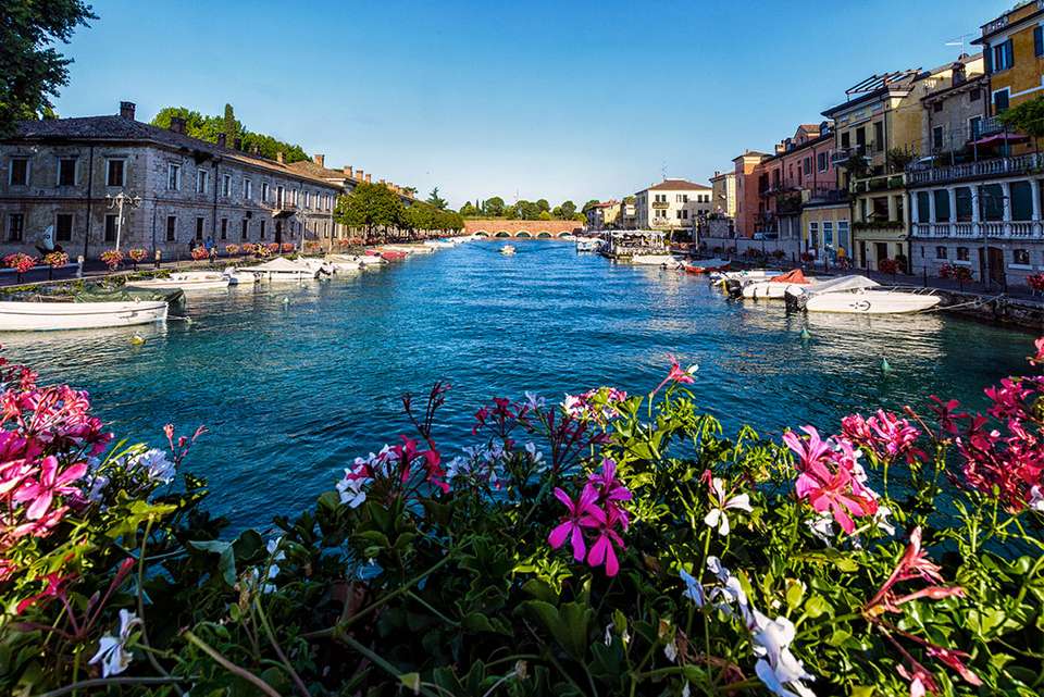 Epic Europe: Central and Italy - Intrepid Travel - Germany - Image 7