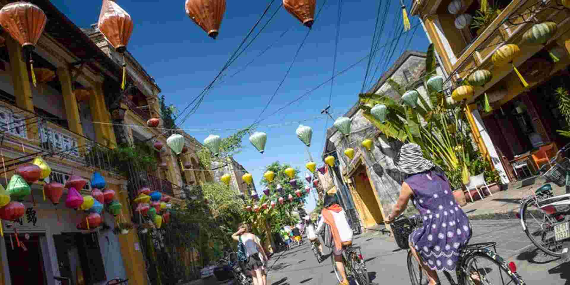 Epic Vietnam: Hanoi, Ho Chi Minh City & Handmade Noodles