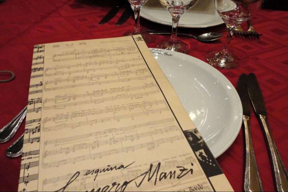 Esquina Homero Manzi VIP Dinner & Tango Show - Tangol Tours - Argentina - Image 4