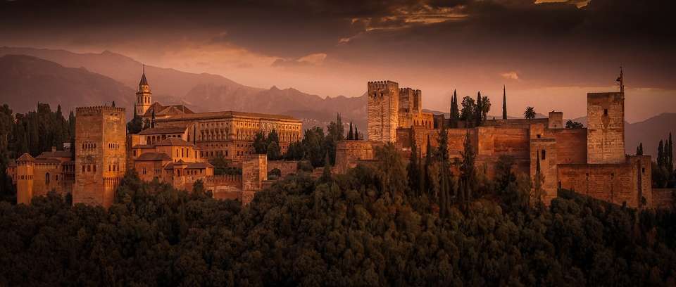 Essential Portugal, Spain, Switzerland and Italy - Indus Travels - Portugal - Image 16