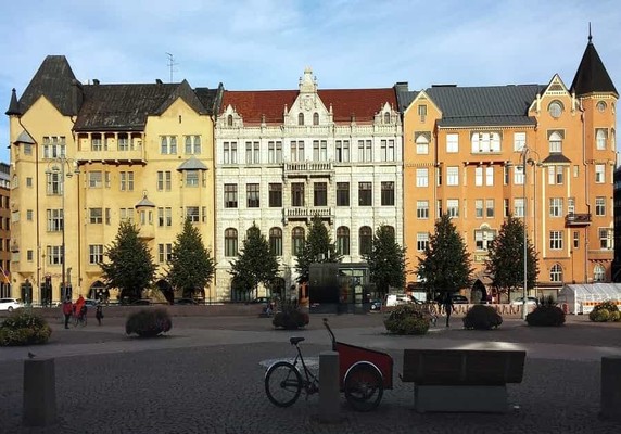 Image 2 of 9