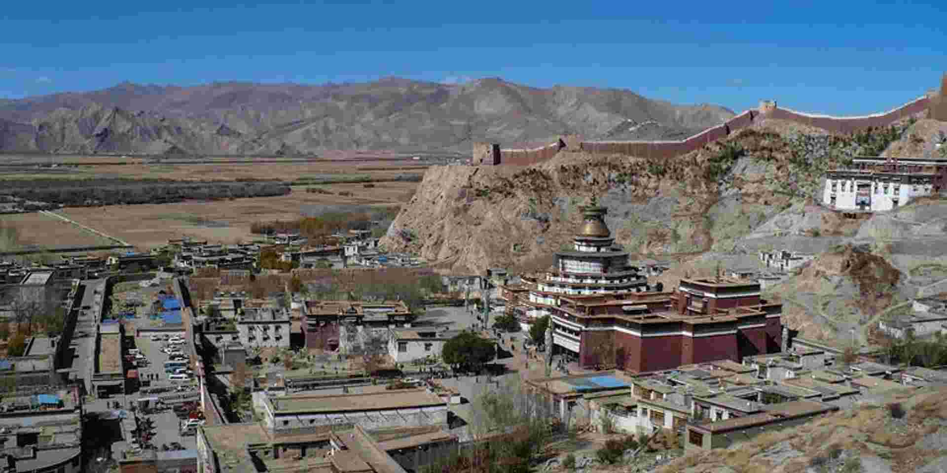 Essential Tibet