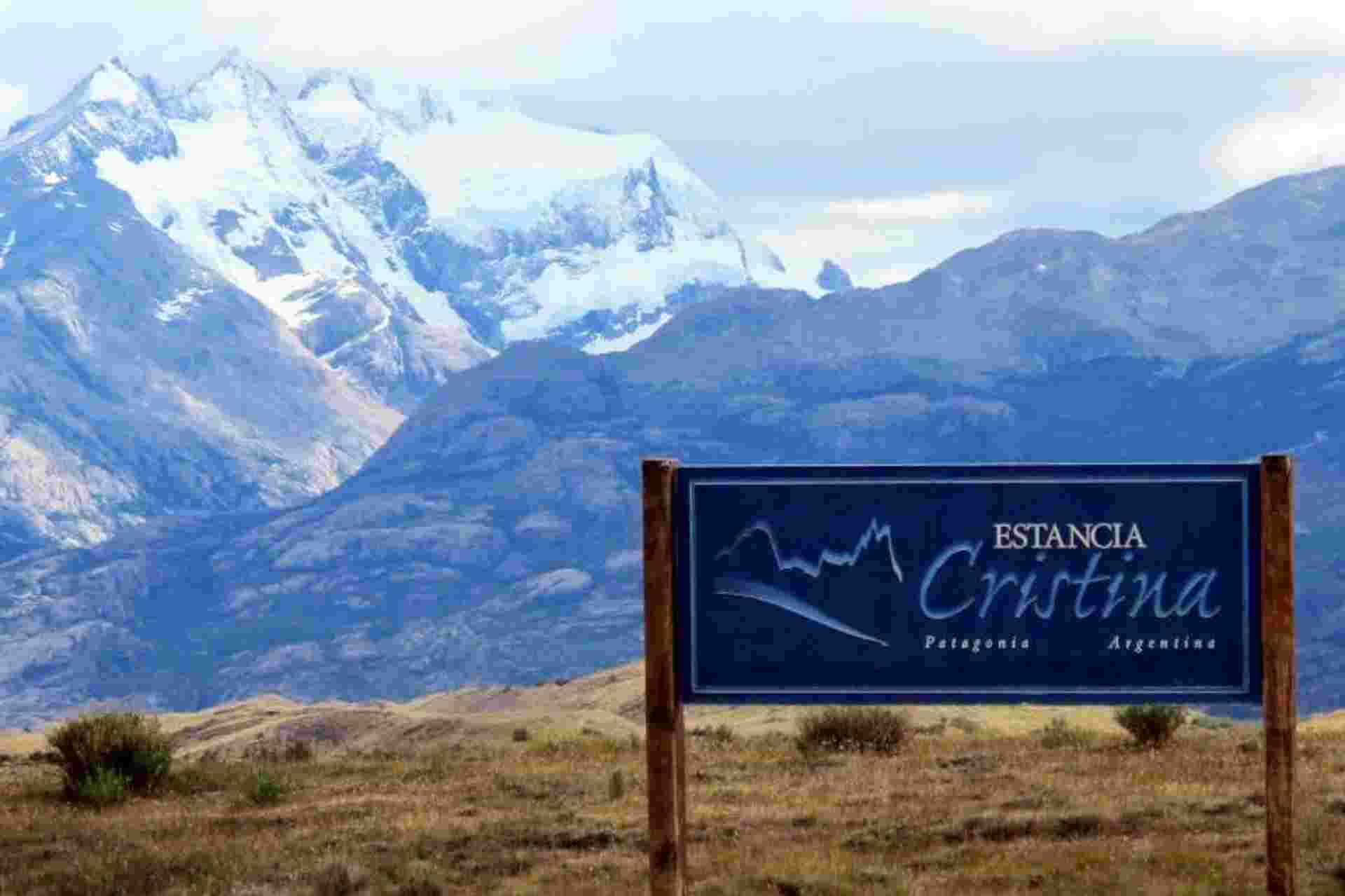 Estancia Cristina & Fossil Canyon Trek