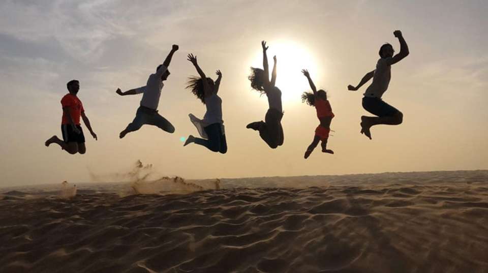 Evening Desert Safari in Dubai With Shows & Buffet Dinner - Jtr Holidays - UAE - Image 4