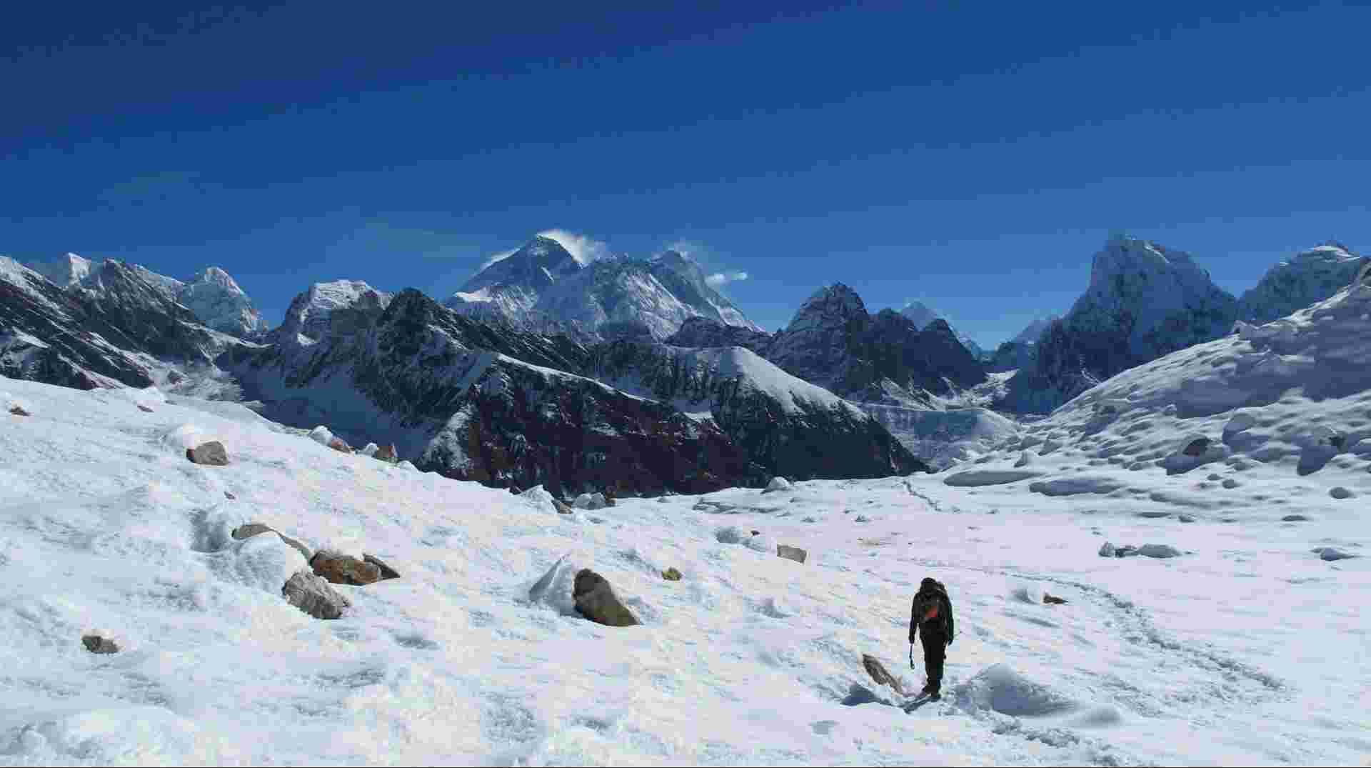 Everest Base Camp - Chola Pass- Gokyo Trek