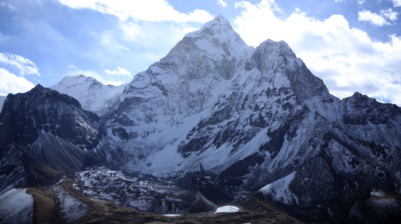 Image 2 of 9