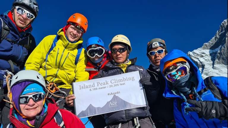 Nepal Climbing Tour: Everest Base Camp with Island Peak