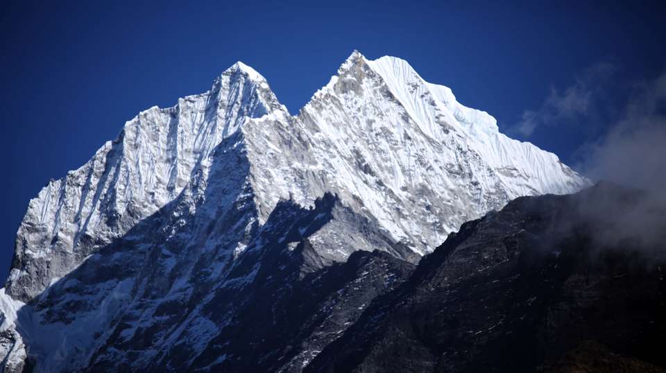 Everest Three Passes Trek - Travel Max Guide - Nepal - Image 4