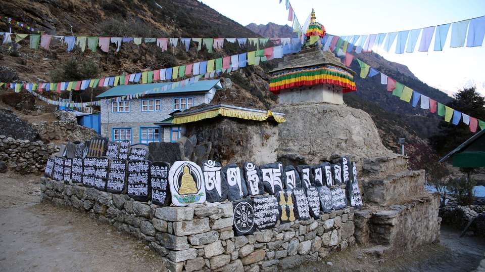 Everest Three Passes Trek - Travel Max Guide - Nepal - Image 5