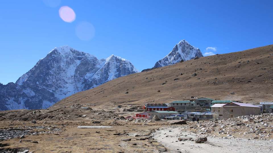 Everest Luxury Lodge Trek - Travel Max Guide - Nepal - Image 9