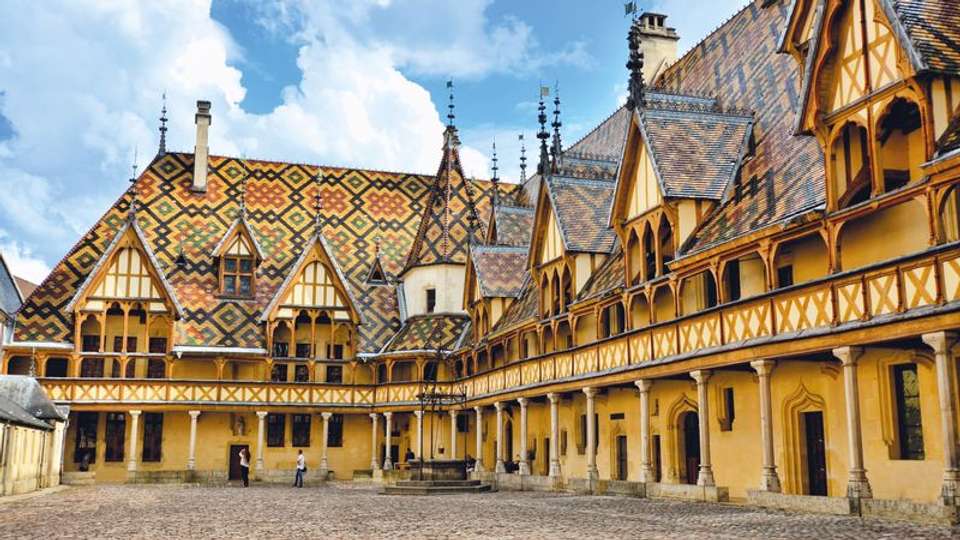 Exceptional Wine Tasting Cruise in Burgundy: Beaujolais Nouveau (port-to-port cruise) - Tweet World Travel - France - Image 2