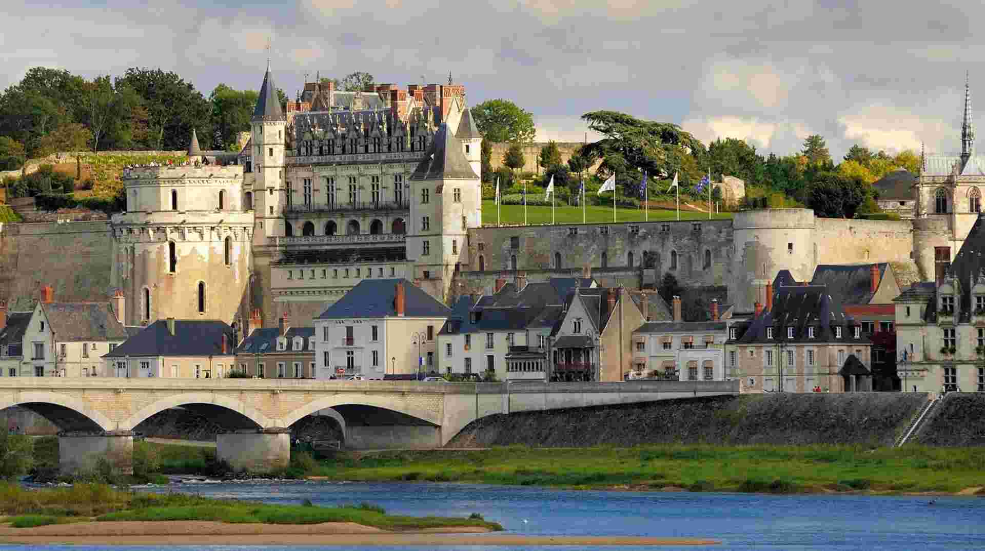 Exclusive Wine Day Tour in Loire Valley