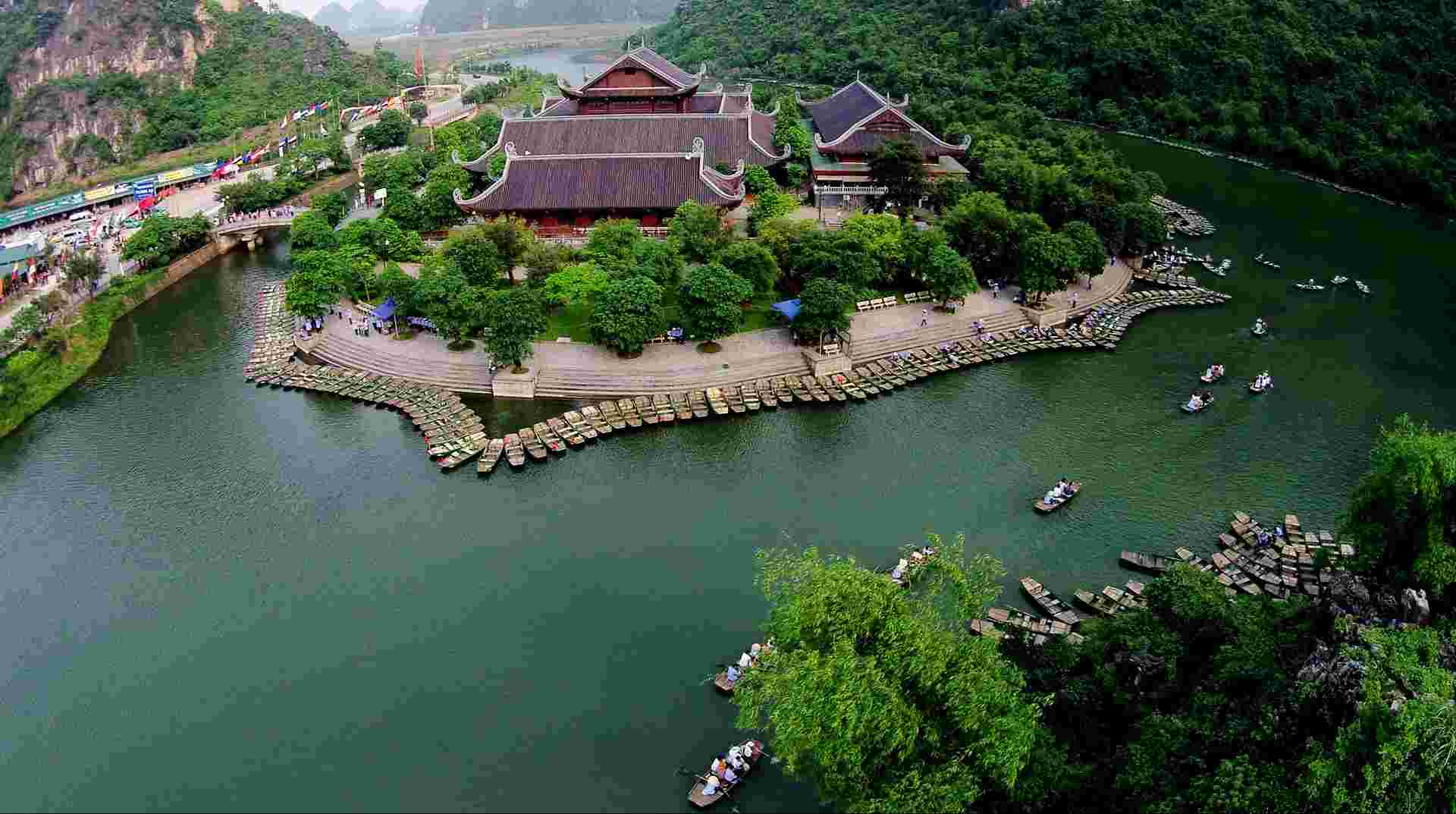 Explore the Center of Buddhism: Bai Dinh Pagoda