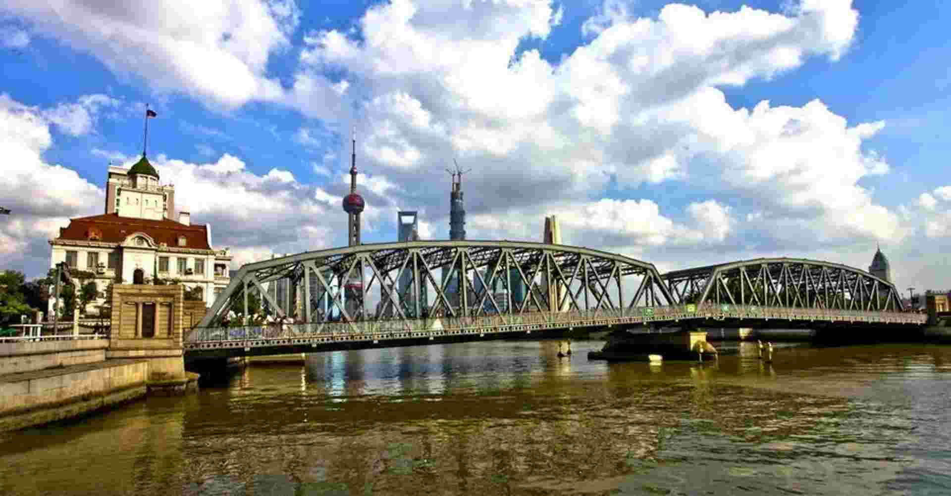 Exploring Shanghai's The Bund Offbeat