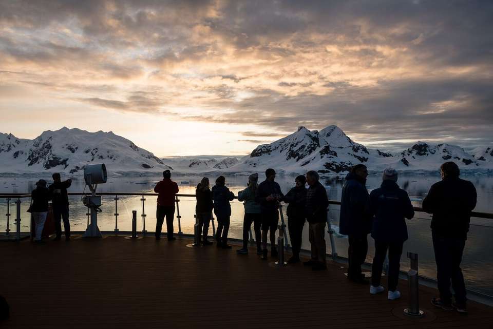 Extended Falklands, South Georgia & Antarctic Circle (Ocean Albatros) - Intrepid Travel - Argentina - Image 11