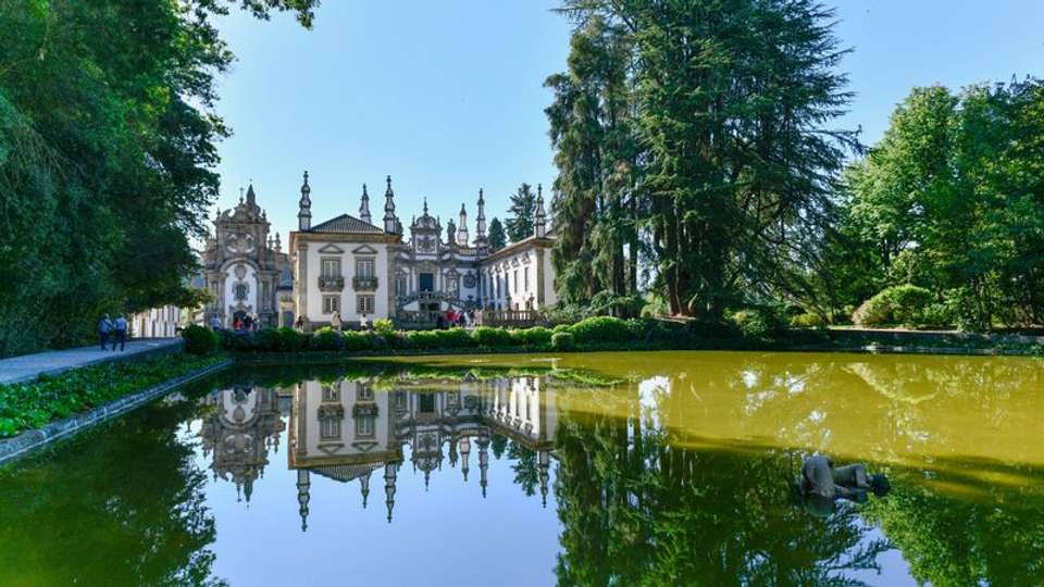 Family Club - From Portugal to Spain: Porto, the Douro Valley (Portugal) and Salamanca (Spain) (port-to-port cruise) - Tweet World Travel - Portugal - Image 3