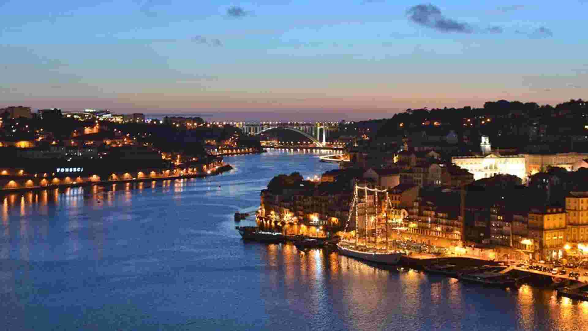 Family Club: Porto, the Douro valley (Portugal) and Salamanca (Spain) (port-to-port cruise)