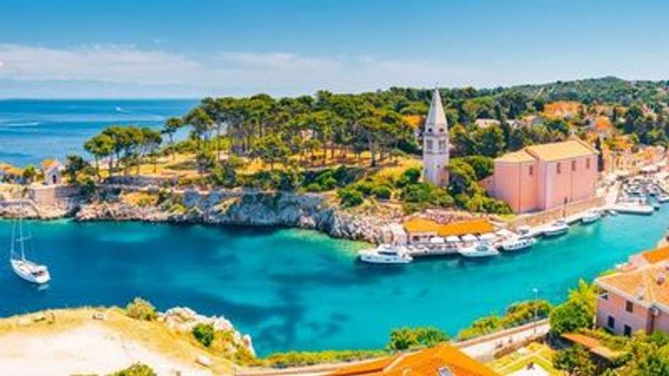 Family Club - The Splendors of the Northern Adriatic Sea - Historic and Naturally Beautiful Ports of Call in Croatia and Montenegro (port-to-port cruise) - Croisieurope - Croatia - Image 8